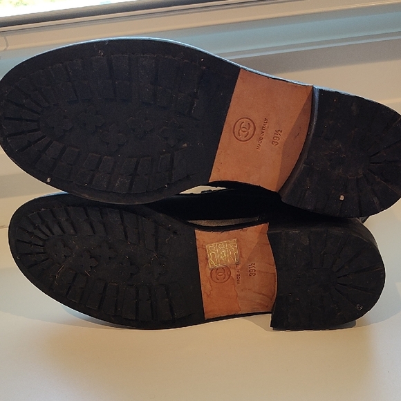 Chanel Quilted Lace-Up Boots, Size 39.5 - Picture 7 of 16